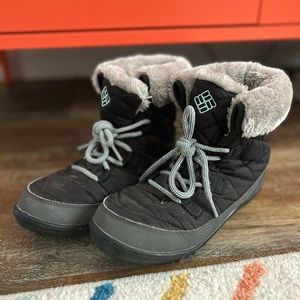 Girls Columbia snow boots